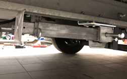 Montáž stabilizačních nohou podvozku obytného vozu